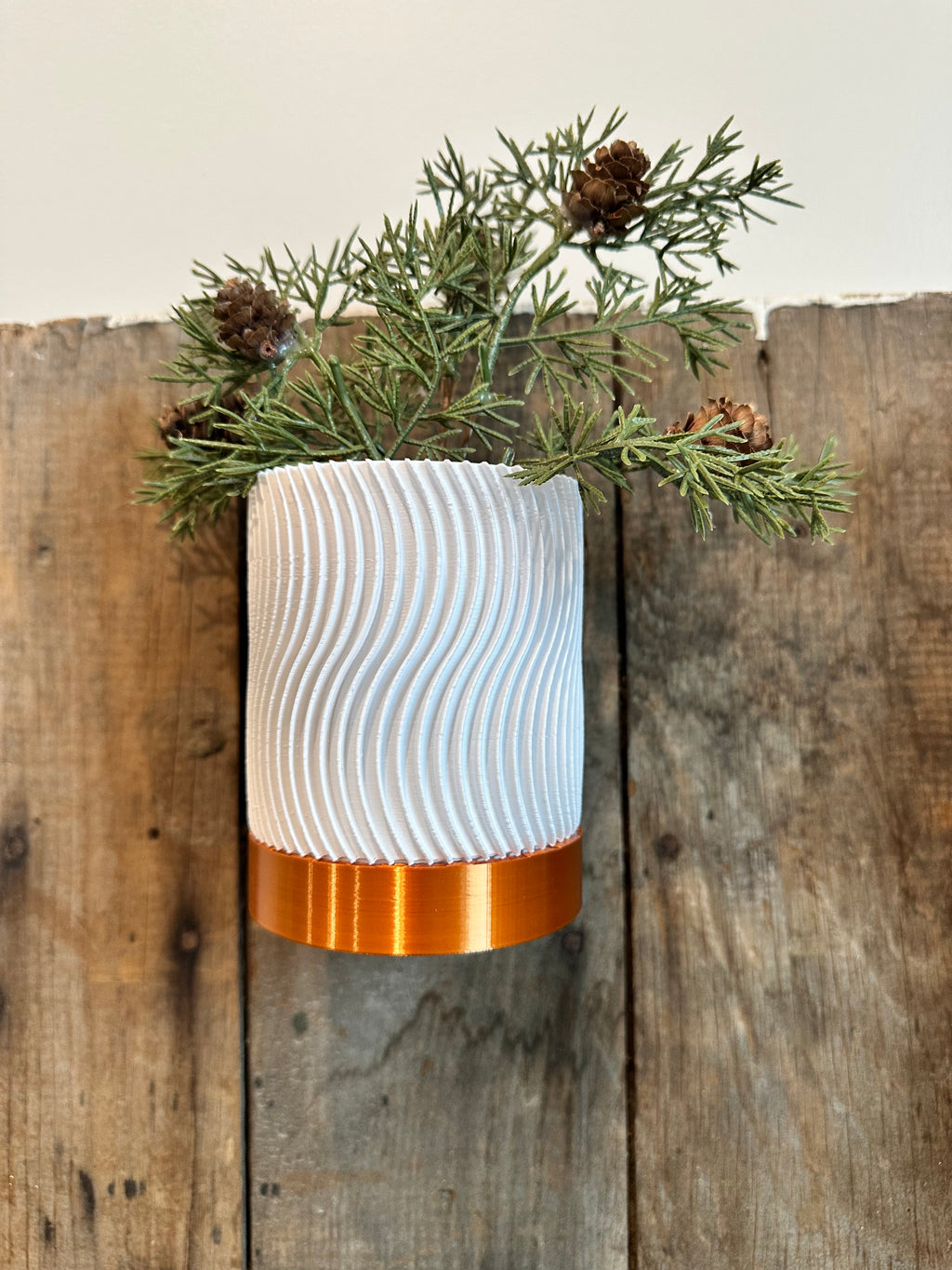 Line & Leaf Wall Planters