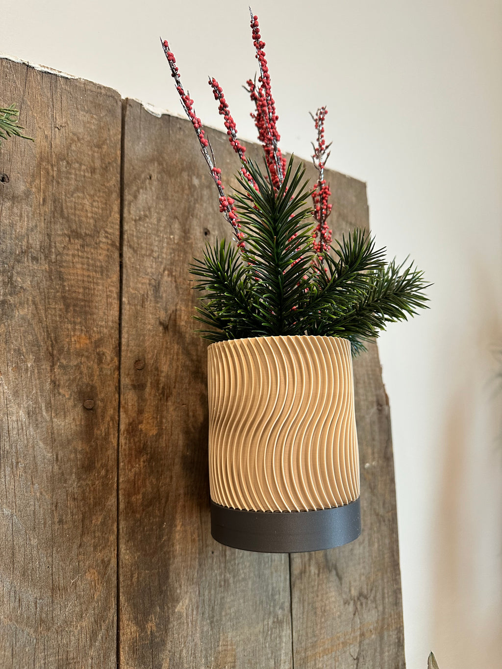 Line & Leaf Wall Planters