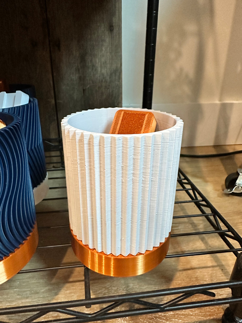 Line & Leaf Wall Planters