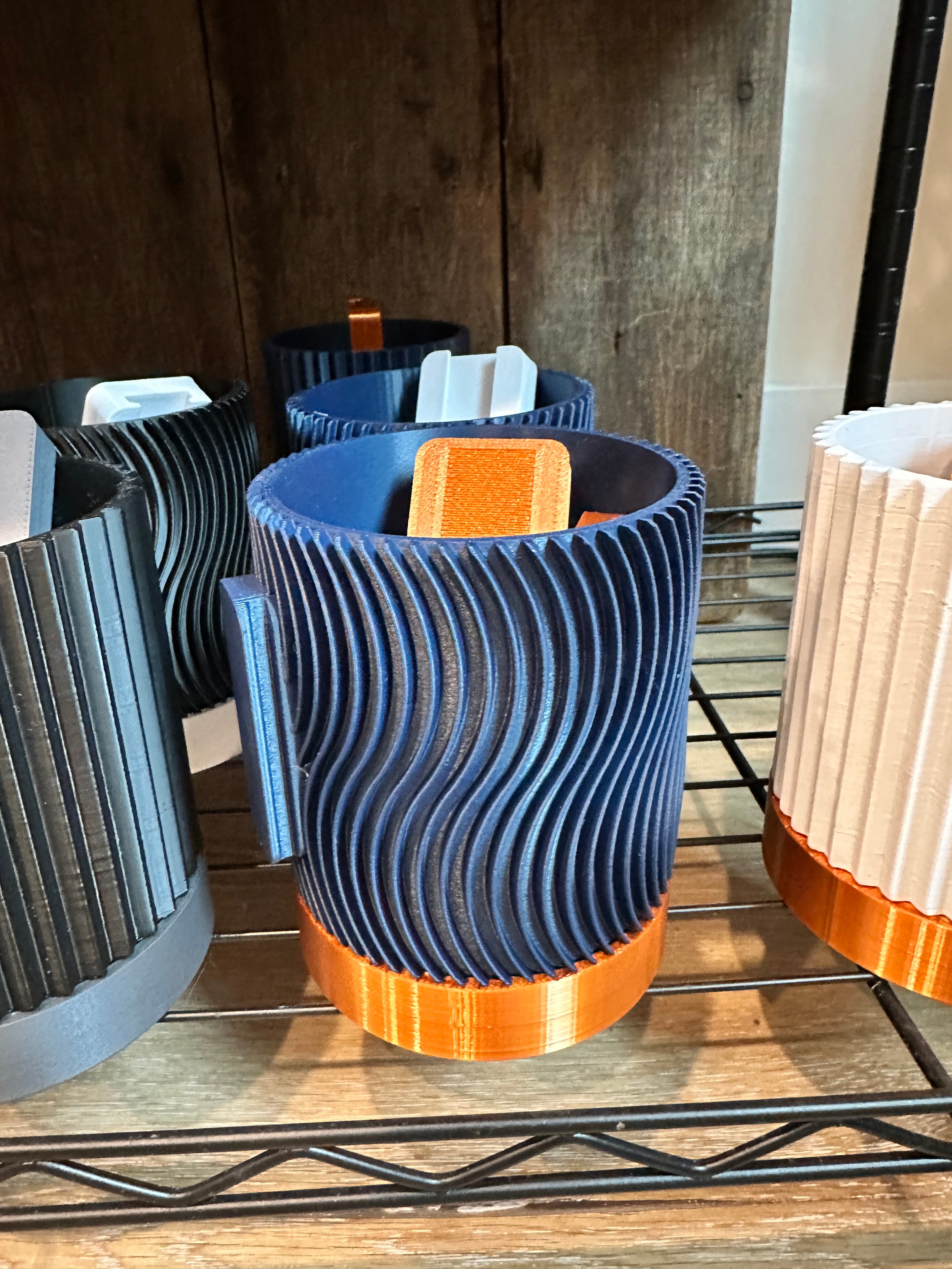 Line & Leaf Wall Planters