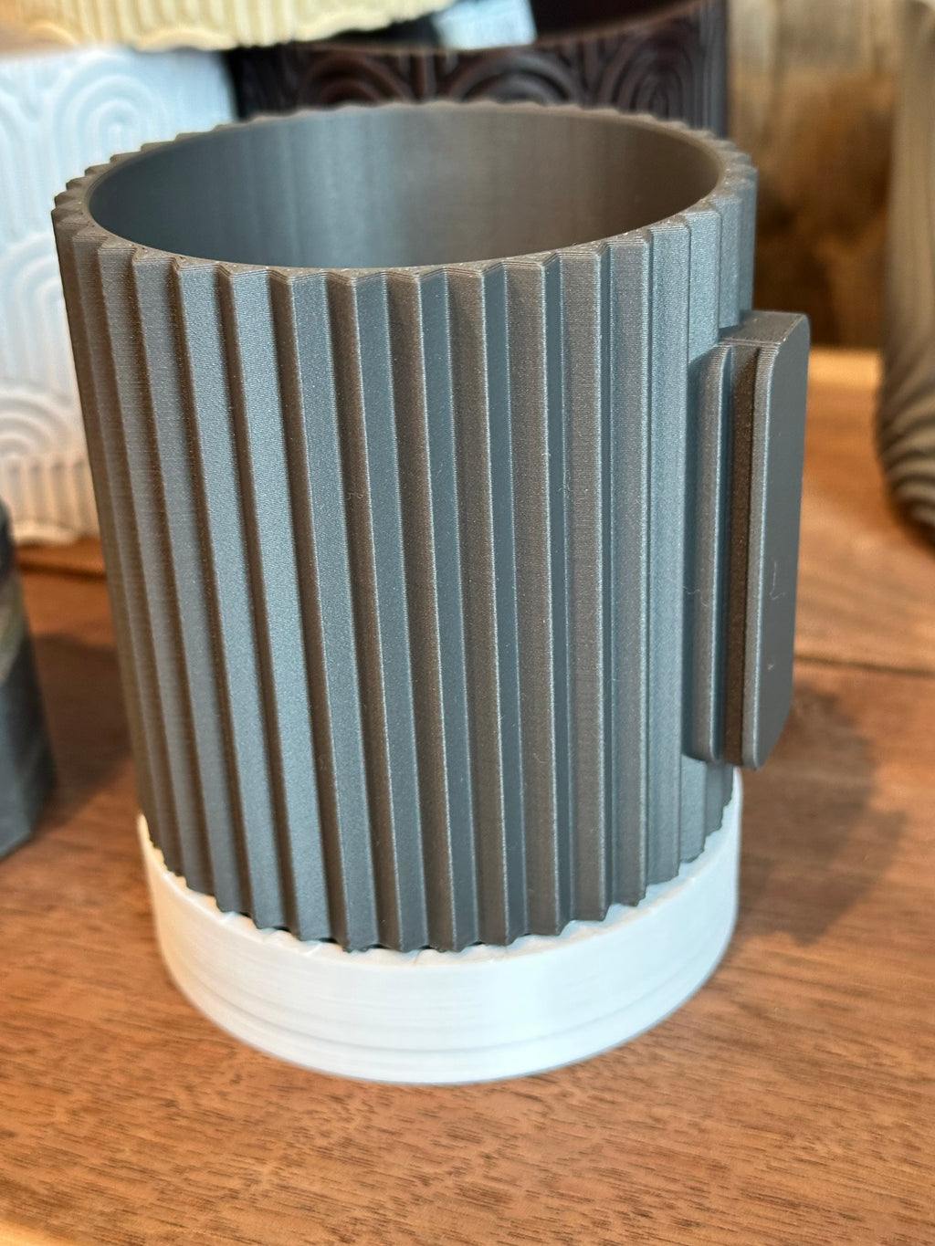 Line & Leaf Wall Planters