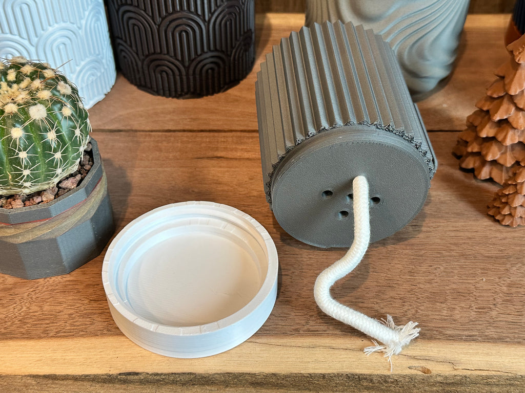 Line & Leaf Wall Planters