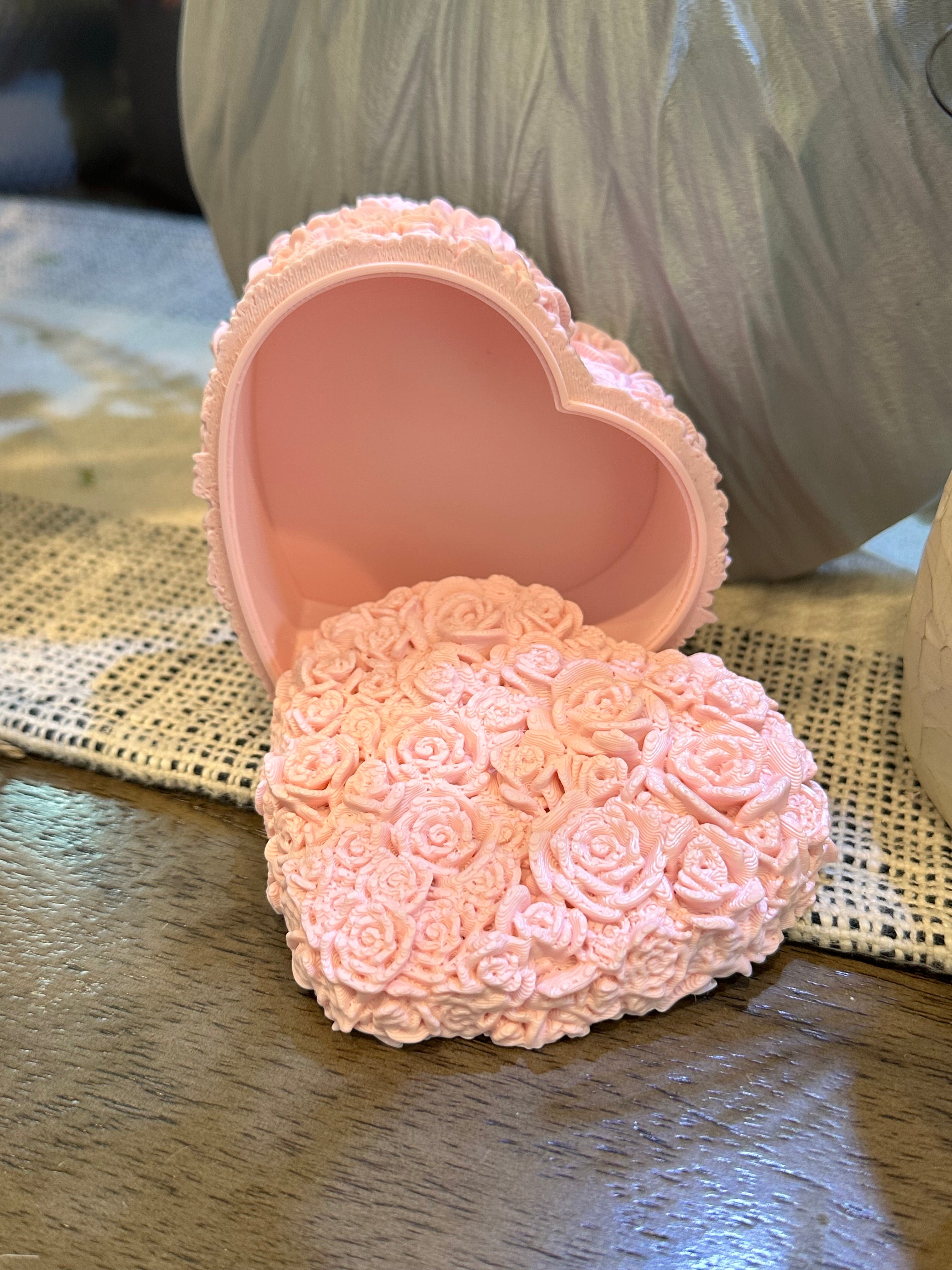 Everlasting Rose Heart Candy Dish – 3D Printed Floral Heart Trinket & Gift Dish | Custom Colors Available