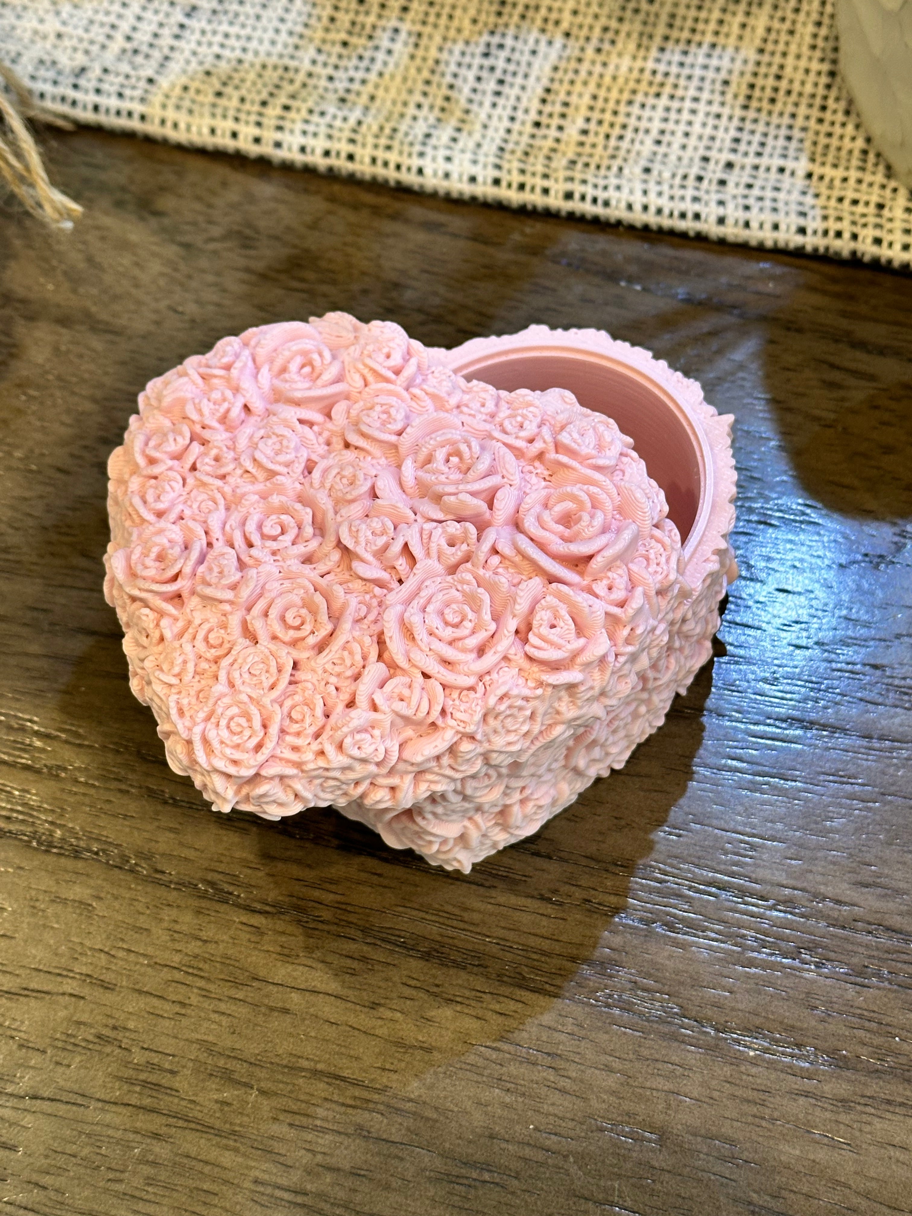 Everlasting Rose Heart Candy Dish – 3D Printed Floral Heart Trinket & Gift Dish | Custom Colors Available