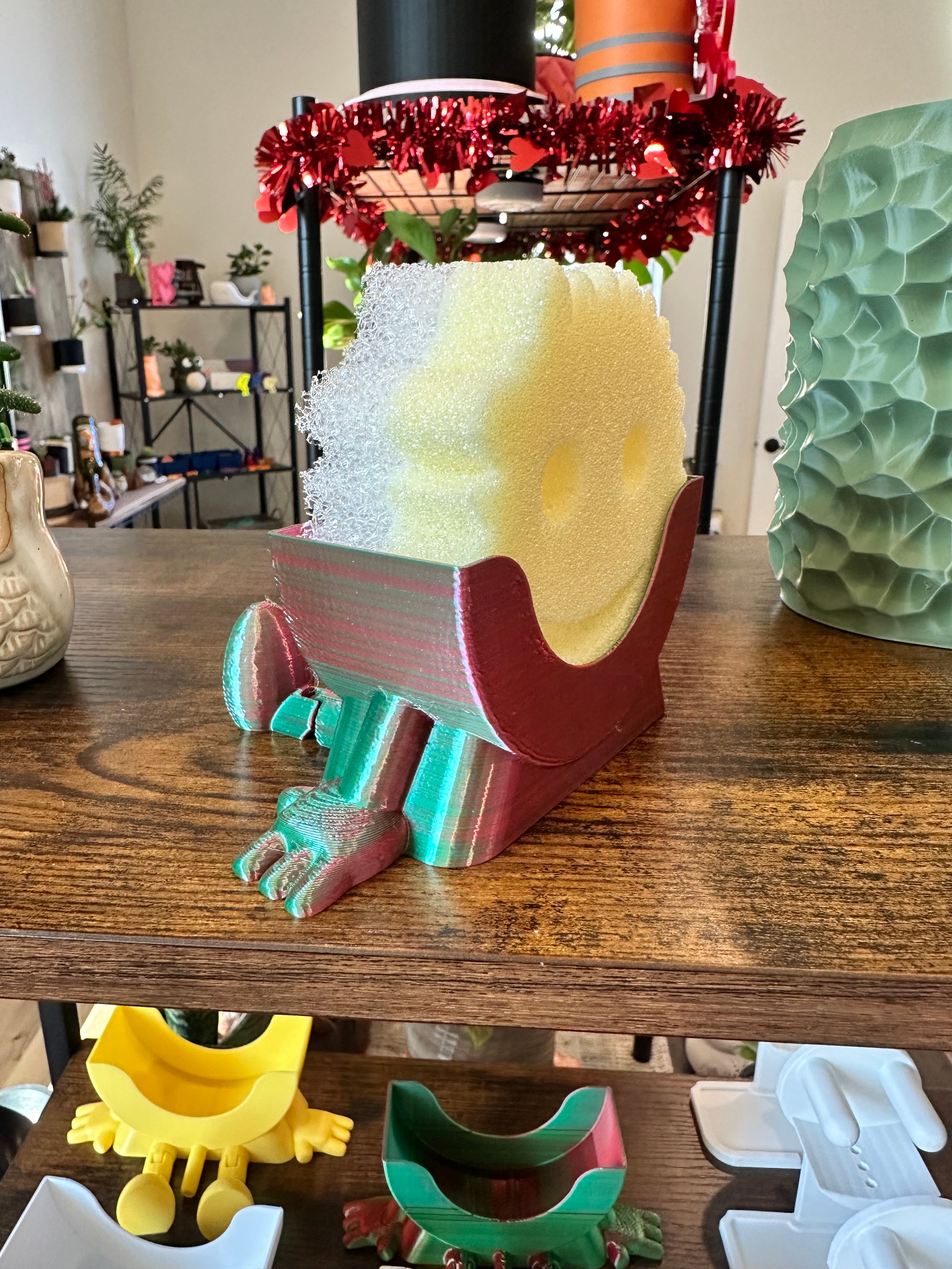 Side view of Little Dripper 3D printed sponge holder
